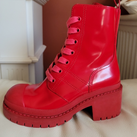 marc jacobs red boots